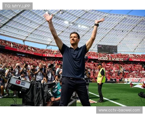 勒沃库森旧将阿隆索未来成谜，曼联皇马竞争